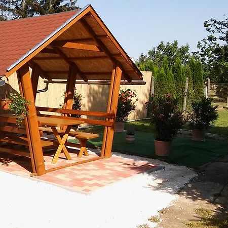 Gerendas Vendeghaz Sotony Екстериор снимка